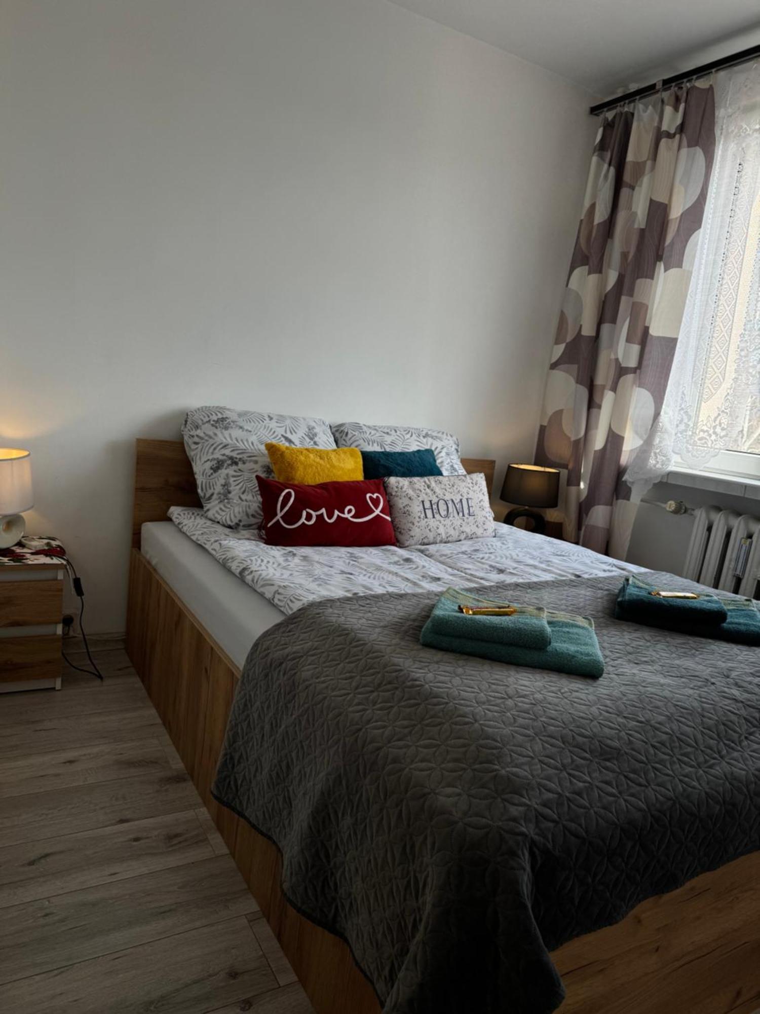Apartament -Jak W Domu- Czeladz 60M2 Centrum Katowic 10Km Buitenkant foto